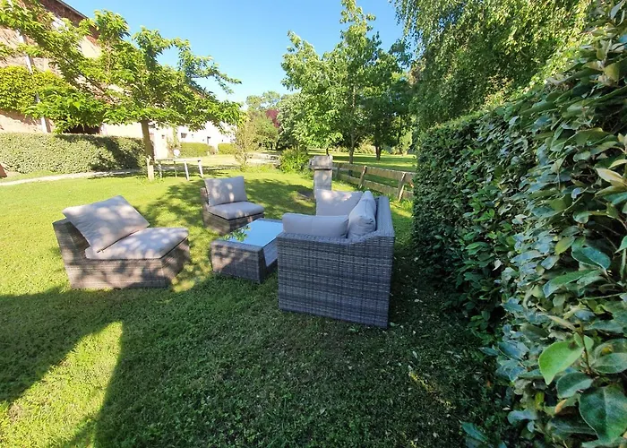 Domaine De Marlas - De Charme Hébergement de vacances